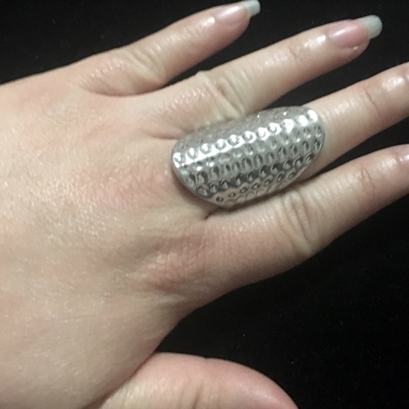 Silver Hammered Finger Ring - Picture 2 of 5